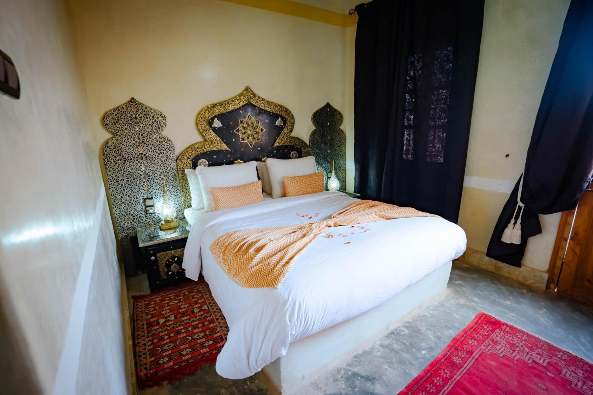 Kasbah Tizzarouine Bed & Breakfast Boumalne Dades Luaran gambar