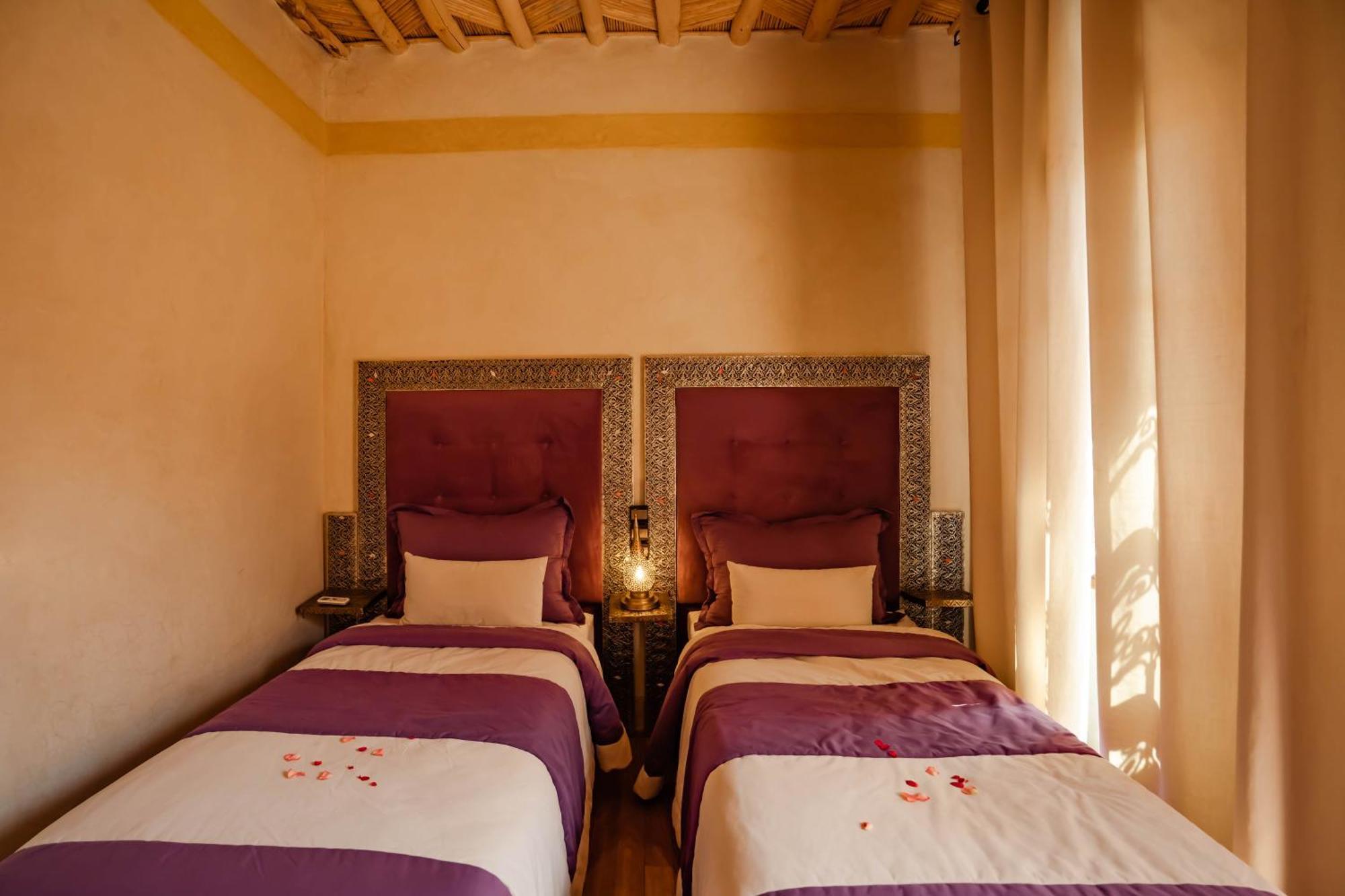 Kasbah Tizzarouine Bed & Breakfast Boumalne Dades Luaran gambar